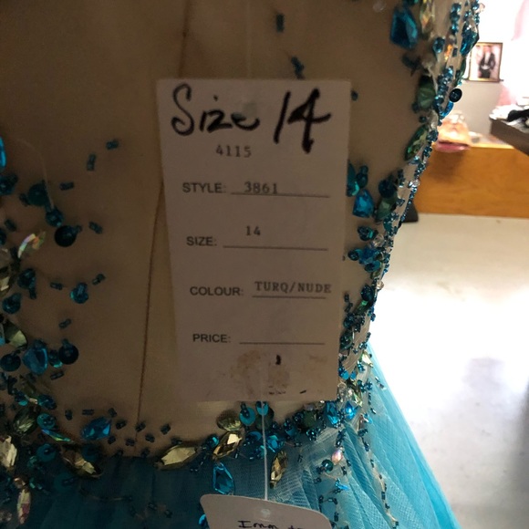 Turquoise & Nude Short Formal Dress Size 14 by Karishma - Picture 6 of 8